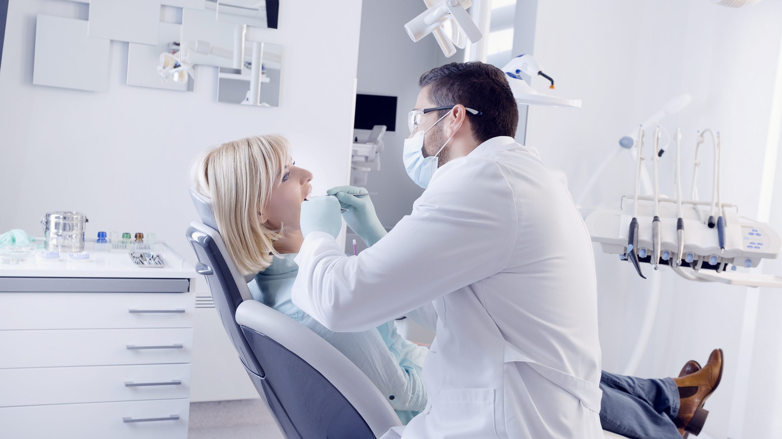 Dentist in Oak Park, CA